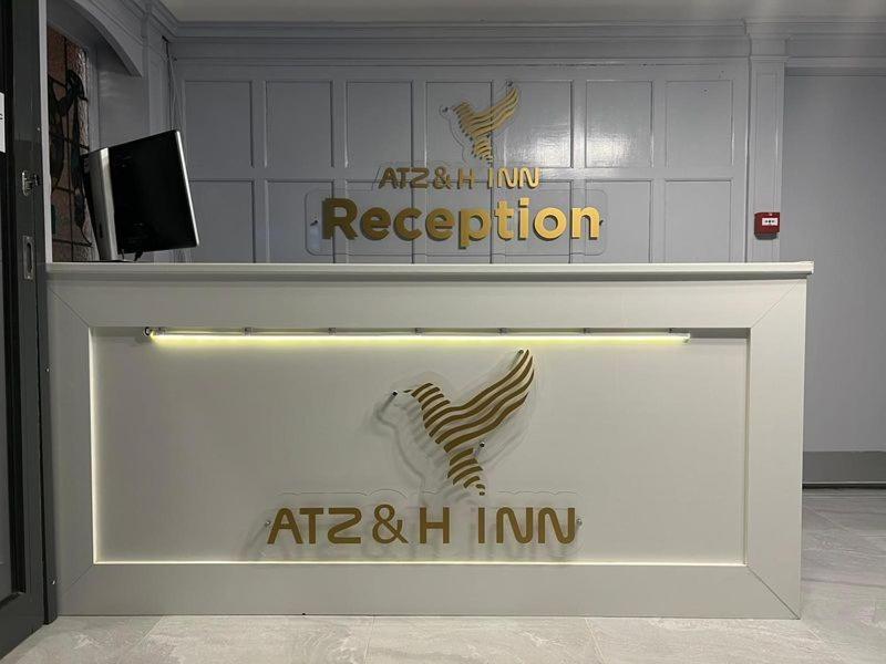 Atz&H Inn Luton  Exterior photo