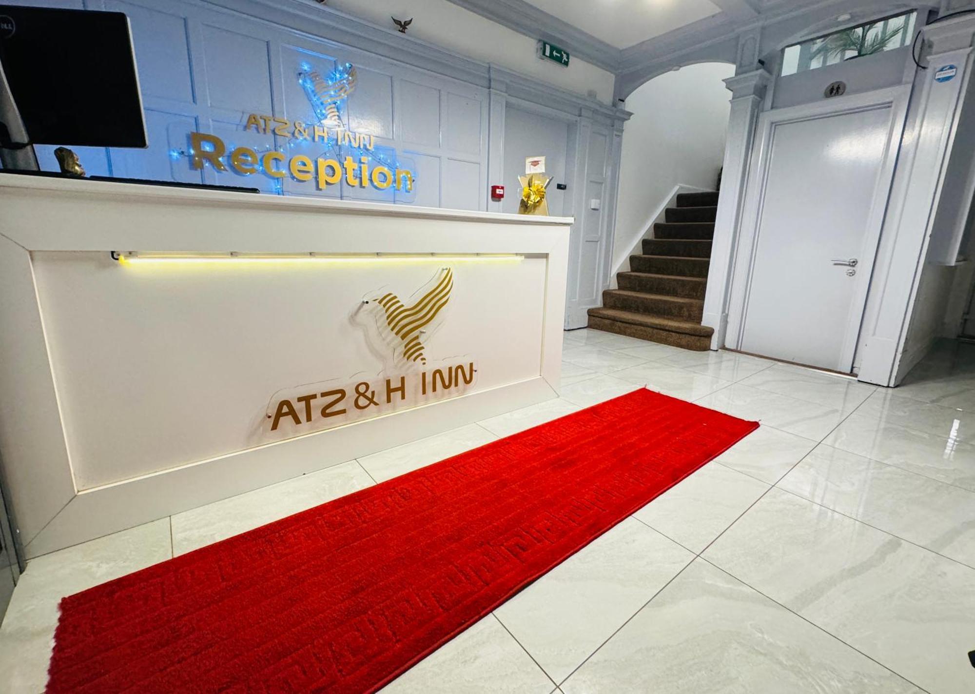 Atz&H Inn Luton  Exterior photo
